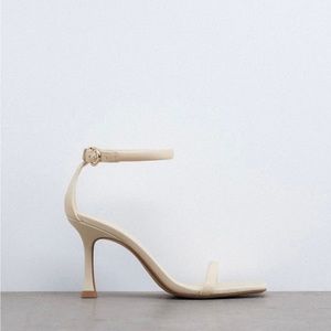 Zara offwhite sandals - Size 6 1/2